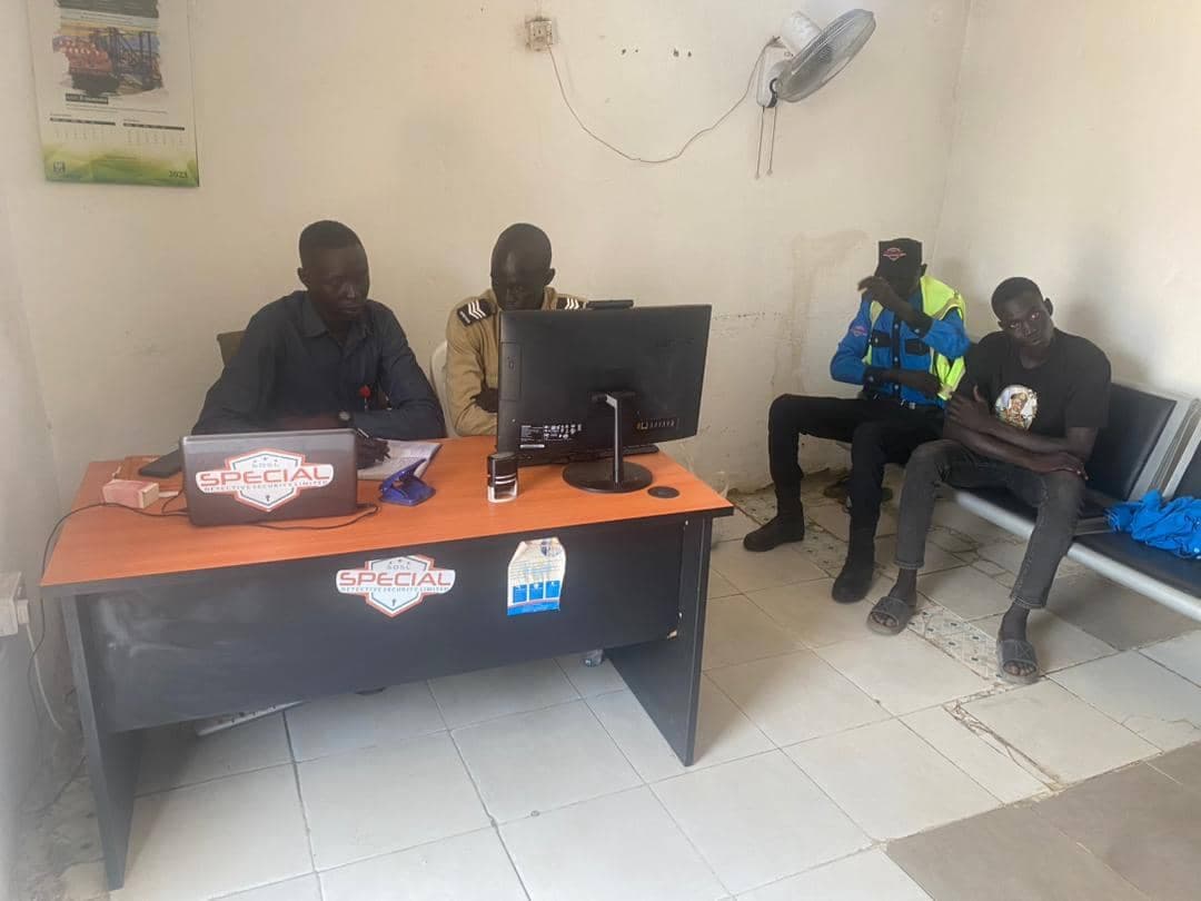 SDSL operations team at the control room desk